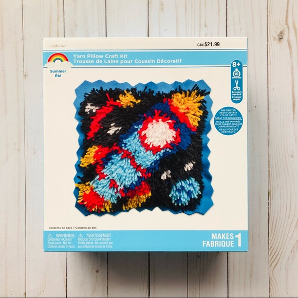 Creatology Yarn Pillow Craft Kit - Picture 5 of 7